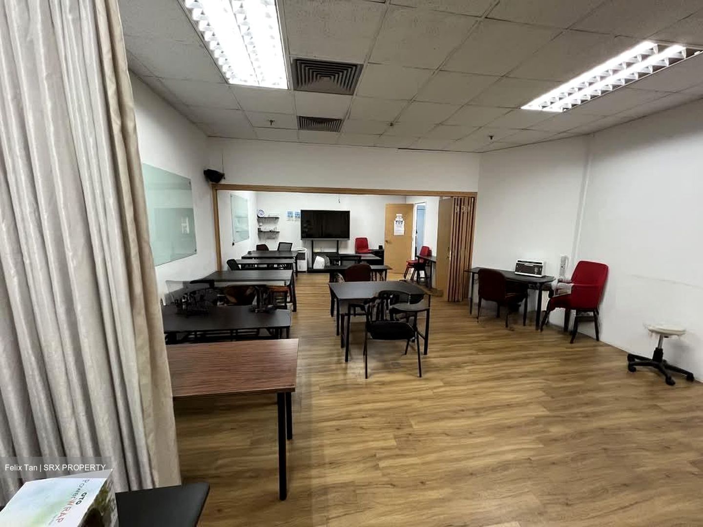 Fu Lu Shou Complex (D7), Office #557274081
